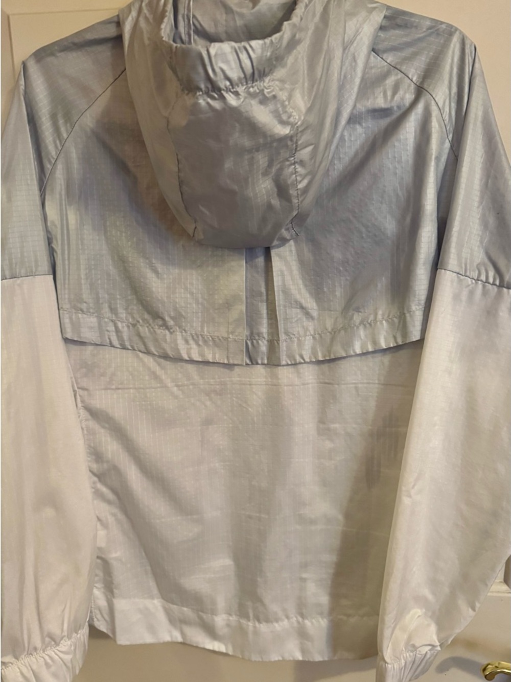 Nike Sportswear Windrunner Woman’s Jacket in White & Silver. Size - Large - Picture 6 of 12